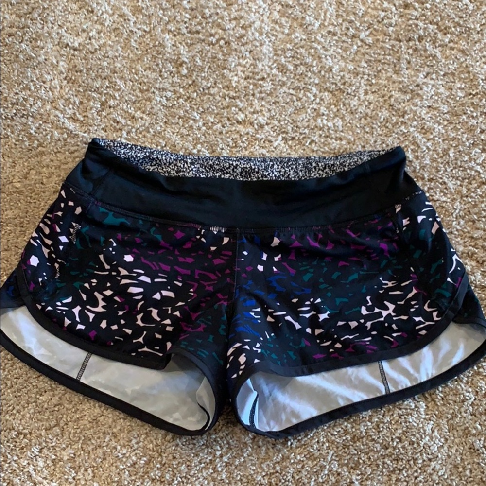Black and multicolored lulu lemon shorts